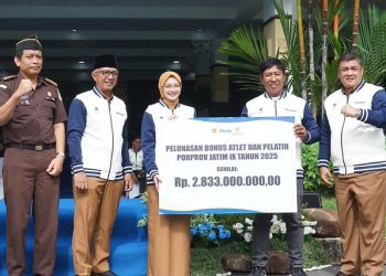 Apel Pagi Warnai Penyerahan SK Kenaikan Pangkat, BLT, dan Bonus Atlet oleh Wali Kota Kediri