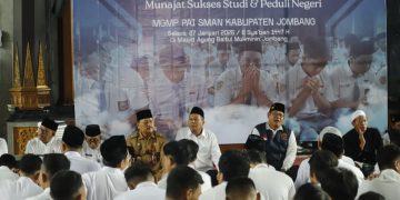 Ribuan Siswa Kelas Akhir se-Kabupaten Jombang Gelar Doa Bersama di Masjid Agung Baitul Mukminin