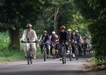 Gowes Bareng di Kediri, Wali Kota Vinanda dan Maidi Perkuat Kolaborasi dan Dorong Wisata Sumber Jiput