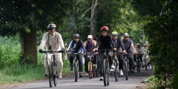 Gowes Bareng di Kediri, Wali Kota Vinanda dan Maidi Perkuat Kolaborasi dan Dorong Wisata Sumber Jiput