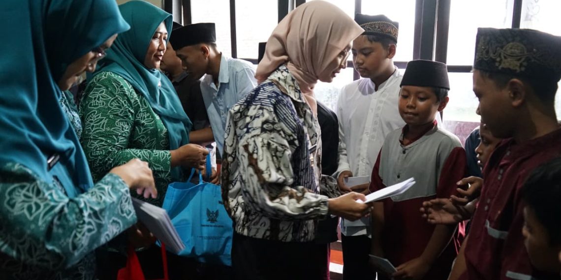Peringati Isra’ Mi’raj 1447 H, Wali Kota Kediri dan TP PKK Berbagi Kebahagiaan dengan Anak Yatim di Panti Asuhan Al Aqobah
