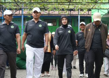 Ribuan Warga Kediri Ikuti Jalan Santai Hari Amal Bakti Kemenag ke-80, Wali Kota Vinanda Ajak Rawat Kerukunan