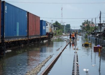 Cuaca Ekstrem Ganggu Perjalanan Kereta, KAI Daop 7 Madiun Batalkan Sejumlah KA dan Berlakukan Refund 100 Persen