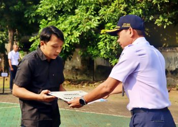 Warga Blitar Diganjari Penghargaan KAI Daop 7 Madiun Usai Gagalkan Pencurian Baut Rel