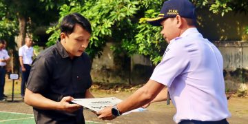 Warga Blitar Diganjari Penghargaan KAI Daop 7 Madiun Usai Gagalkan Pencurian Baut Rel