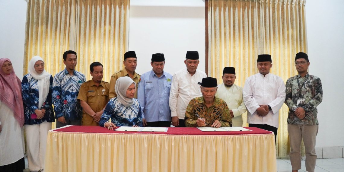 Ponpes Wali Barokah Kediri Gandeng FKG IIK Bhakti Wiyata, Perkuat Pembinaan Dai Sehat dan Profesional