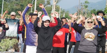 Wali Kota Kediri Ajak Warga Senam Bersama, Sekaligus Edukasi Sanitasi di Taman Ramah IPLT Campurejo