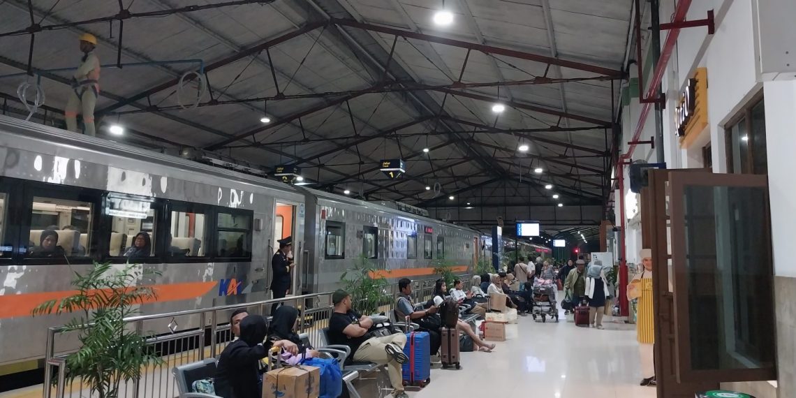 KAI Daop 7 Madiun Imbau Masyarakat Segera Pesan Tiket KA Nataru