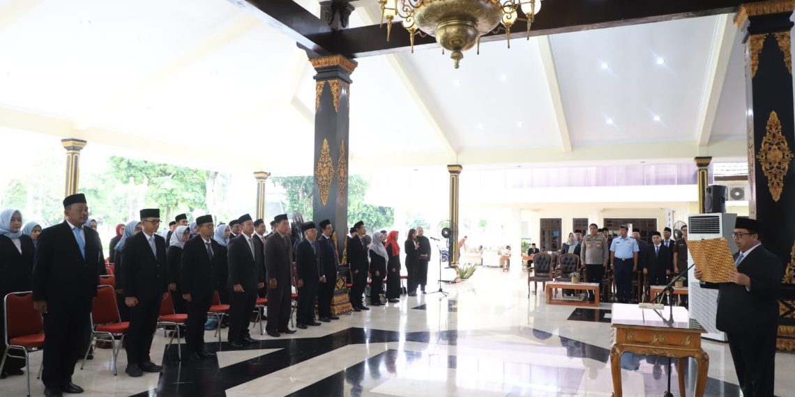 Bupati Warsubi Lantik 84 Pejabat Manajerial, Tegaskan Rotasi untuk Percepat Kinerja Pemkab Jombang