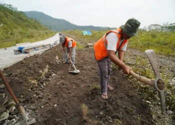 Bupati Kediri Minta Pembangunan Jalan ke Kawah Gunung Kelud Diprioritaskan, Target Rampung 2026