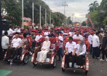 Wali Kota Vinanda Serahkan 200 Becak Listrik Presiden Prabowo untuk Lansia di Kota Kediri