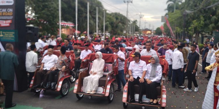 Wali Kota Vinanda Serahkan 200 Becak Listrik Presiden Prabowo untuk Lansia di Kota Kediri