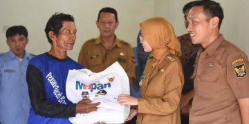 Wali Kota Kediri Salurkan BLT MAPAN ODKB Langsung ke Rumah Warga