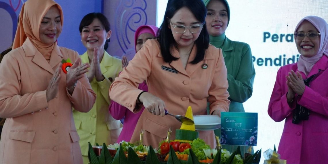 DWP Kabupaten Kediri Rayakan HUT ke-26, Tekankan Peran Perempuan dalam Pendidikan Anak Menuju Indonesia Emas 2045