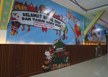 KAI Daop 7 Madiun Hadirkan Ornamen Natal & Tahun Baru, Tambah Pojok Baca di Stasiun