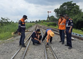 VP KAI Daop 7 Madiun Tilik Lintas dan Pantau Daerah Rawan Demi Keselamatan Nataru