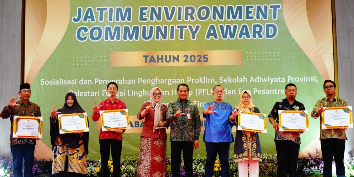 Pesantren Wali Barokah Kediri Raih Penghargaan Eco Pesantren Pratama di Jatim Environment Award 2025