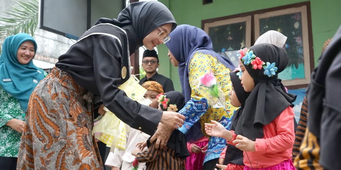 Keceriaan PAUD Thoyyiba Bandar Kidul, Wali Kota Kediri Berbagi Kebahagiaan dan Tekankan Pentingnya Pendidikan Usia Dini