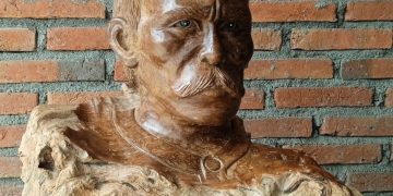 Bupati Blora Hadiahkan Patung Tirto Adhi Soerjo dan Samin Surosentiko untuk PWI Pusat di HPN 2026