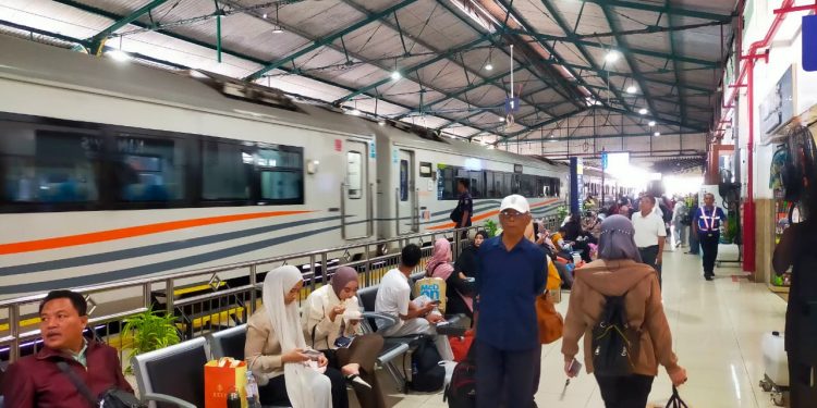 Minat Mudik Kereta Api Tinggi, Daop 7 Madiun Catat 19.110 Penumpang Selama Angkutan Lebaran 1447 H