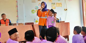 Edukasi Keamanan Jalur KA, KAI Daop 7 Madiun Ajak Ratusan Siswa di Nganjuk Perangi Vandalisme