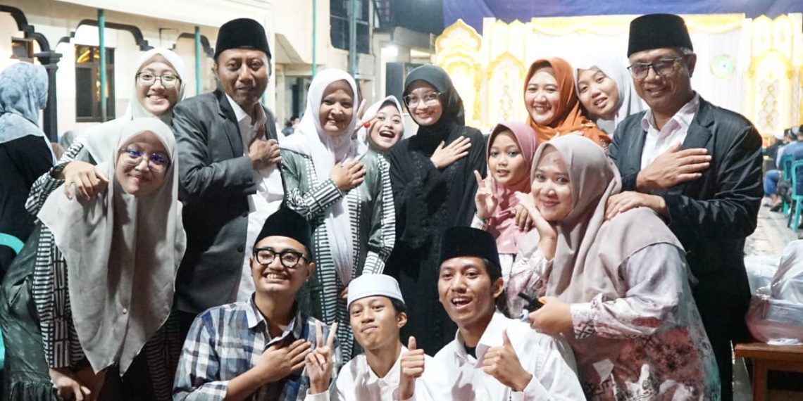 Hadir di Khatmi Alfiyah Ponpes Al Ishlah, Wali Kota Vinanda: Madrasah Diniyyah Adalah Benteng Moral