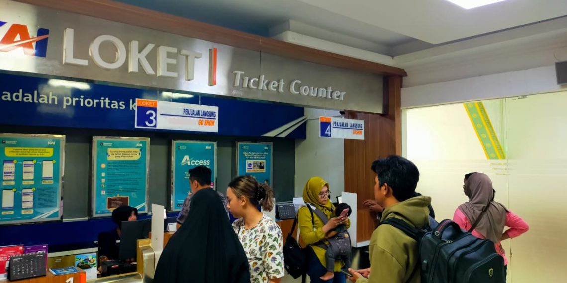 Jelang Lebaran 2026, Penjualan Tiket Kereta Api di Daop 7 Madiun Tembus 32 Ribu Penumpang Artikel