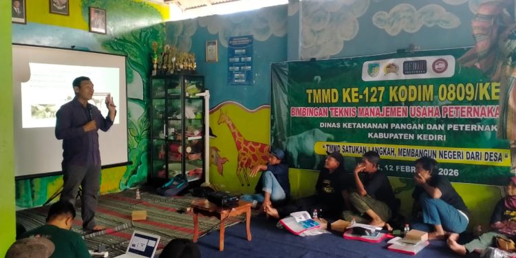 Optimalkan Potensi Ternak Rakyat, DKPP Kediri Gelar Bimtek Manajemen Kambing Terpadu di Lokasi TMMD ke-127
