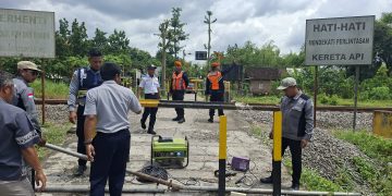 Tekan Angka Kecelakaan, KAI Daop 7 Madiun Tutup Perlintasan Sebidang di Srengat Blitar