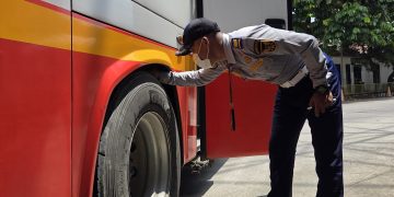 Jamin Keselamatan Libur Imlek, Dishub Kota Kediri Gelar Ramp Check Armada Bus di Terminal Tamanan