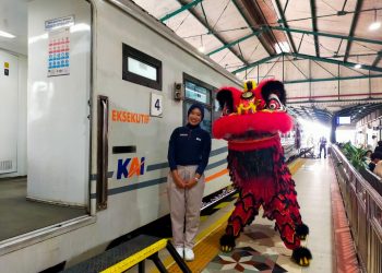 Rayakan Imlek 2577, KAI Daop 7 Madiun Hadirkan Atraksi Barongsai dan Catat Lonjakan Penumpang