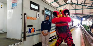 Rayakan Imlek 2577, KAI Daop 7 Madiun Hadirkan Atraksi Barongsai dan Catat Lonjakan Penumpang