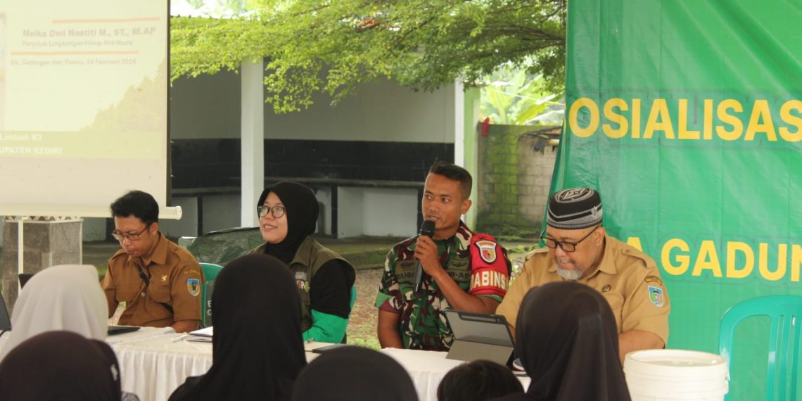 TMMD ke-127 Kediri: Gandeng DLH, Satgas Edukasi Warga Puncu Kelola Sampah dari Dapur