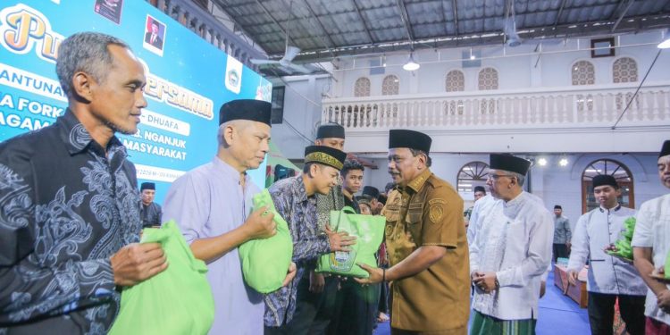 Gandeng Forkopimda Nganjuk, Ponpes Al Ubaidah Kertosono Santuni Ratusan Anak Yatim dan Duafa