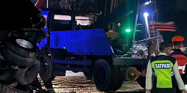 Truk Tabrakan di Perlintasan Saradan-Bagor, KAI Daop 7 Madiun Ingatkan Disiplin Lalu Lintas