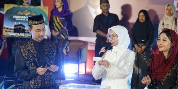 Syukuri Setahun Memimpin, Wali Kota Vinanda Berangkatkan Lima Warga Prasejahtera Umrah Gratis