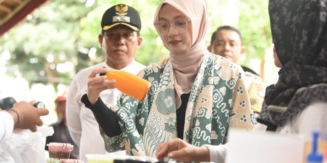 Dukung Literasi Kekinian, Wali Kota Vinanda Resmikan Robusca di Kafe Ngangeni.Id