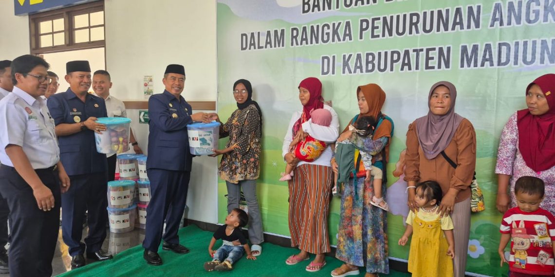 KAI Daop 7 Madiun Salurkan Bantuan Gizi Rp57,5 Juta untuk Penurunan Stunting