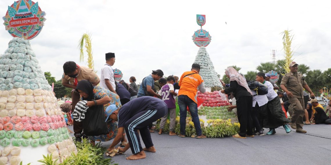 Semarak Grebeg Apem Jombang: 15.750 Kue Apem Tandai Kesiapan Warga Sambut Ramadhan 1447 H