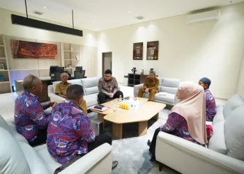 Terima Audiensi PPDI, Mas Dhito Siap Kaji Penyesuaian Jam Kerja Perangkat Desa Demi Optimalkan Pelayanan