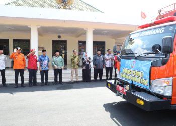 Bupati Jombang Lepas Bantuan Kemanusiaan untuk Korban Bencana di Sumatera