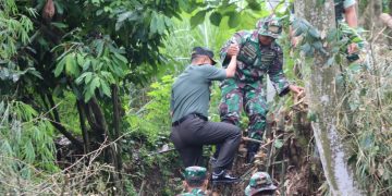 Dandim 0809/Kediri Tinjau Pembangunan Jembatan Gantung Garuda Penghubung Desa Keling–Klampisan