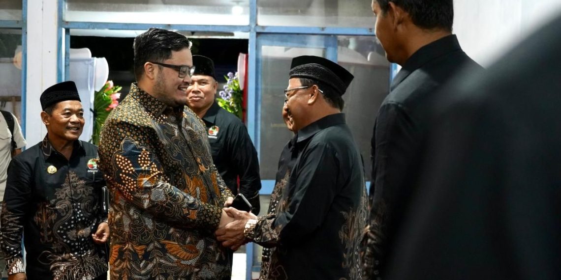 Bupati Kediri Ingatkan Dekopinda Jaga Ruh Koperasi, Kukuhkan Pengurus 2025–2030