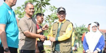Pemkot Kediri Peringati Hari Menanam Pohon Sedunia dengan Apel dan Penghargaan Lingkungan