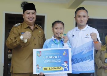 Bupati Jombang Warsubi Apresiasi Siswa Berprestasi O2SN dan FLS3N 2025