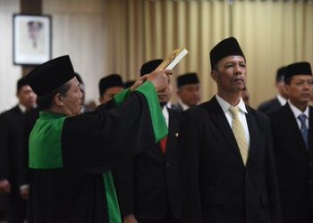 Wali Kota Kediri Lantik 44 ASN Jabatan Fungsional, Tegaskan Pemerintahan Cepat Tepat
