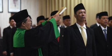Wali Kota Kediri Lantik 44 ASN Jabatan Fungsional, Tegaskan Pemerintahan Cepat Tepat