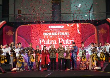 Grand Final Putra Putri Batik Kediri 2025, Arya Barafil dan Almira Fernanda Raih Gelar