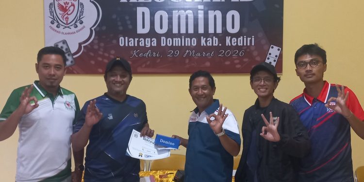 Sabet Juara 2 Kejurcab Domino Kediri, Tim SIWO PWI Kediri Raya Buktikan Prestasi di Atas Meja