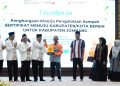 Jombang Raih Penghargaan Pengelolaan Sampah Nasional, Abah Warsubi Beri Hadiah Umrah untuk Pasukan Kuning